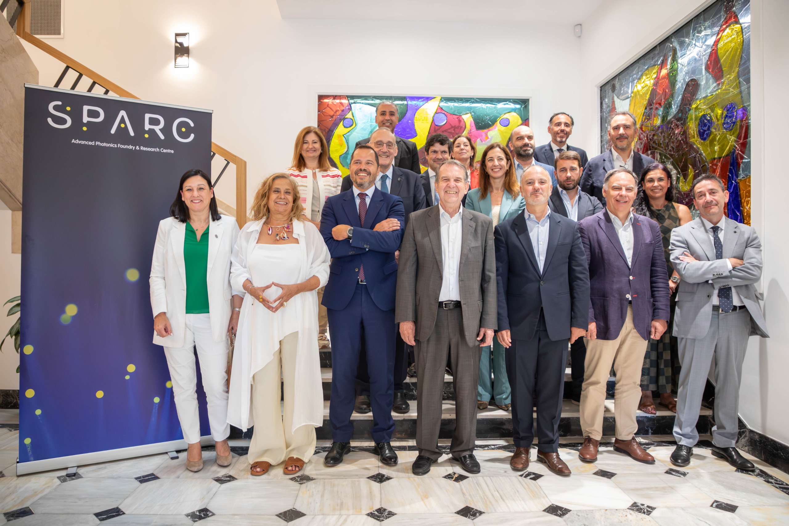 La SETT firma con la empresa española de fotónica Sparc el acuerdo de inversión pública de 17,2 millones de euros